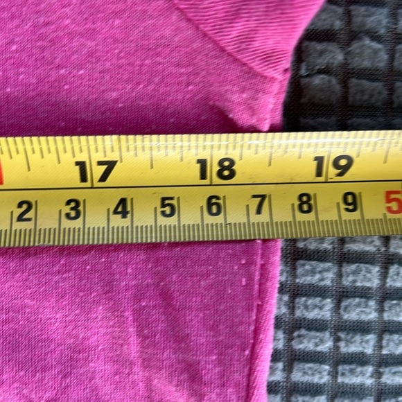 Tee with Cat Graphic Design - Picture 6 of 7